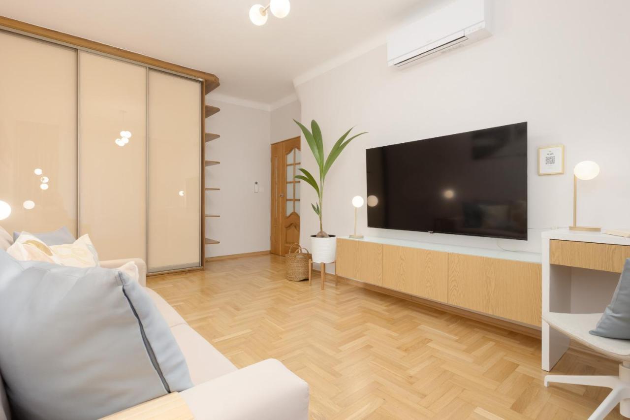 Bright Apartment Kasprzaka Warsaw Wola Near Metro Station By Noclegi Renters Ngoại thất bức ảnh
